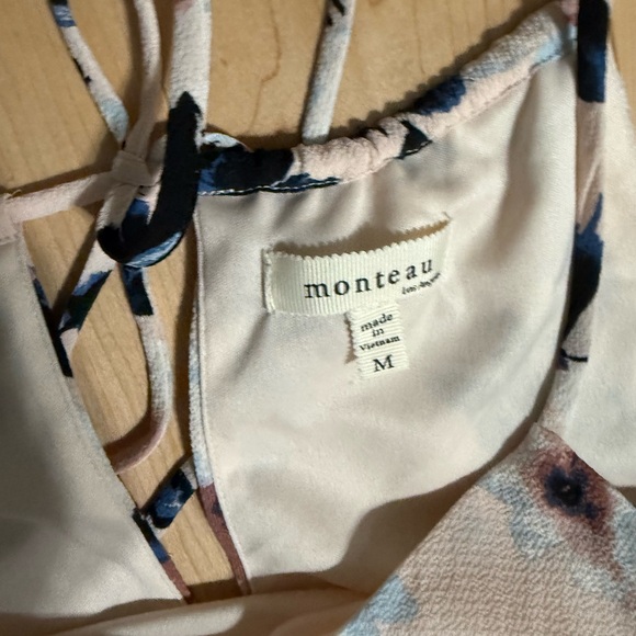 Long sleeve printed shirt with cut outs at shoulder. - Picture 2 of 2